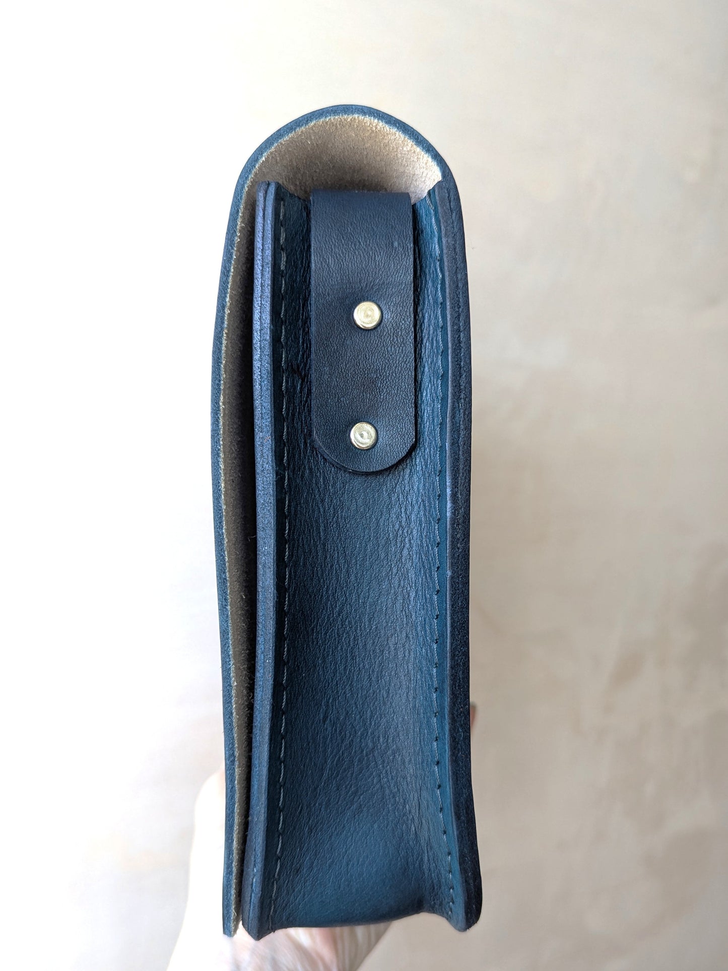 ** SALE ** Classic Messenger (Small)